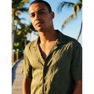 Distortion Shirt Mens M Green Textured Short Sleeve Button Front Casual Top